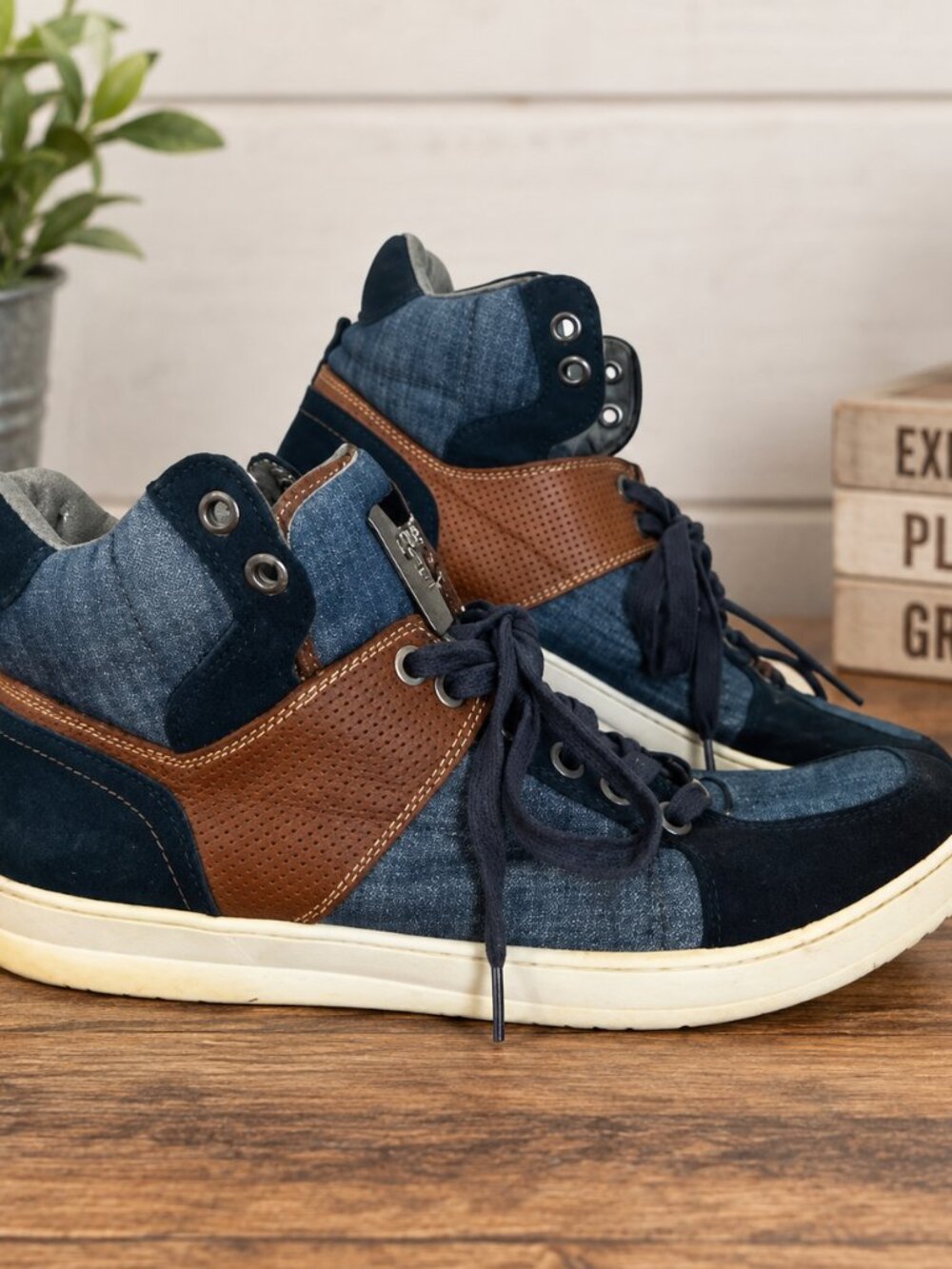 GUESS Men’s Denim & Leather High Top Sneakers Size 11.5